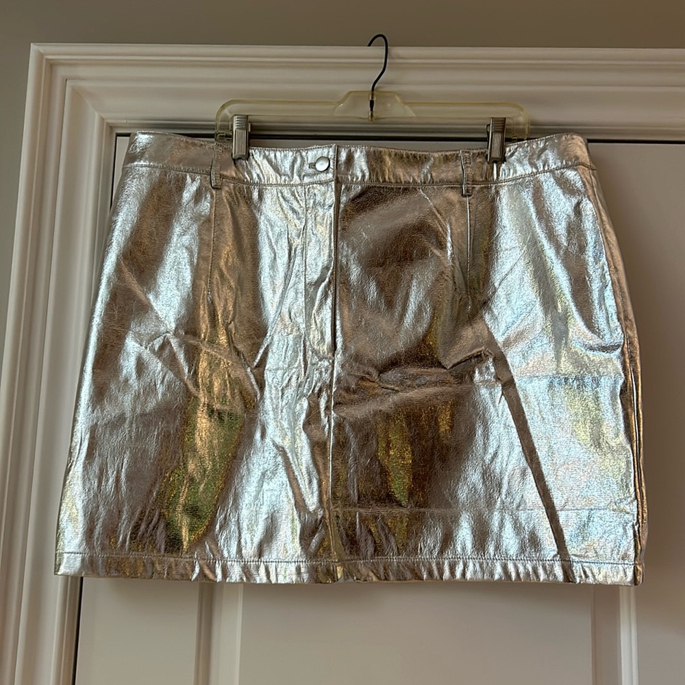 Silver Metallic BooHoo Skirt, Size 18 NWT